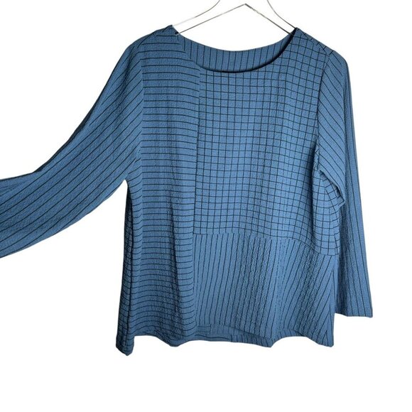 Shana Blue top buttons down the back boxy lagenlook Size Medium - Picture 3 of 10